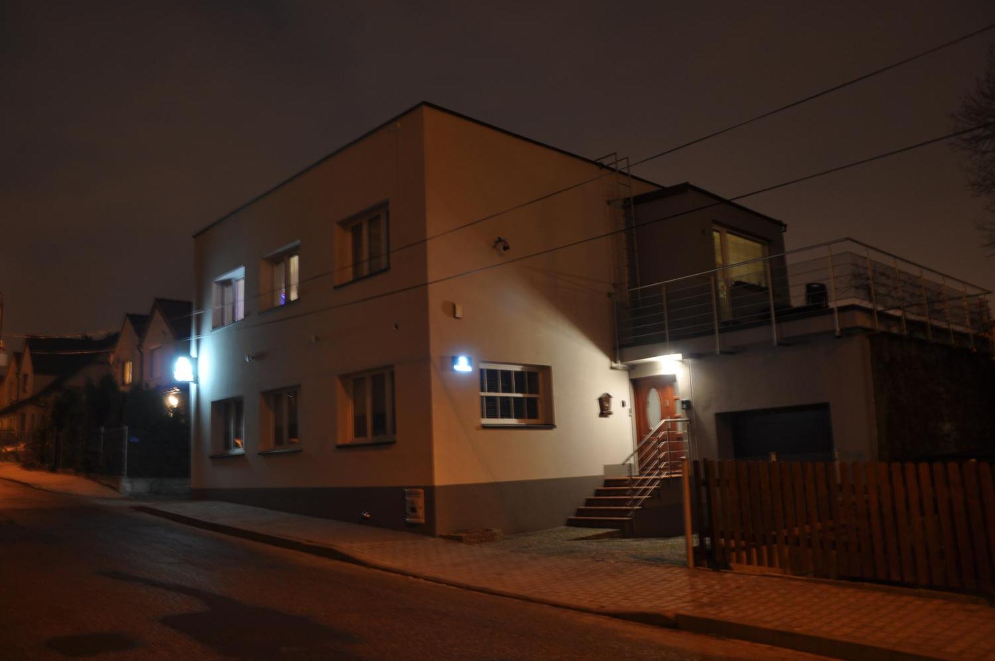 Bialy Dom - 2 Bedrooms Katowice Ngoại thất bức ảnh